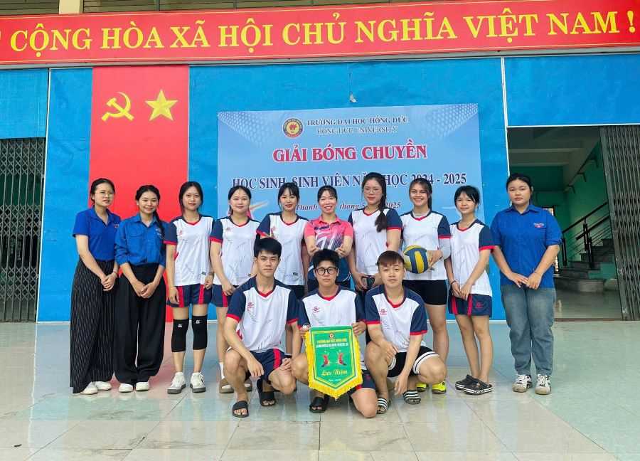 Khai mạc Giải Bóng chuyền 2025: Ngoại ngữ tự tin ra quân
